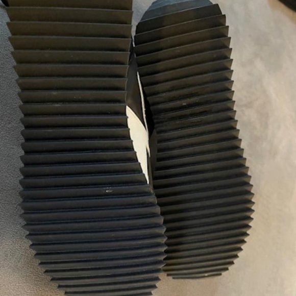 Rag and Bone Sneakers Size 8 (fit like an 8.5) - Picture 4 of 5